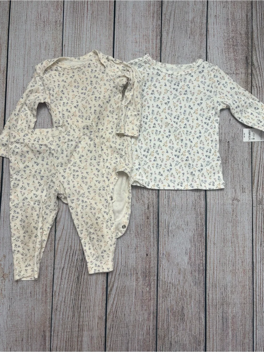 Carter’s Neutral Floral Kids Set - Long Sleeve Top & Pants